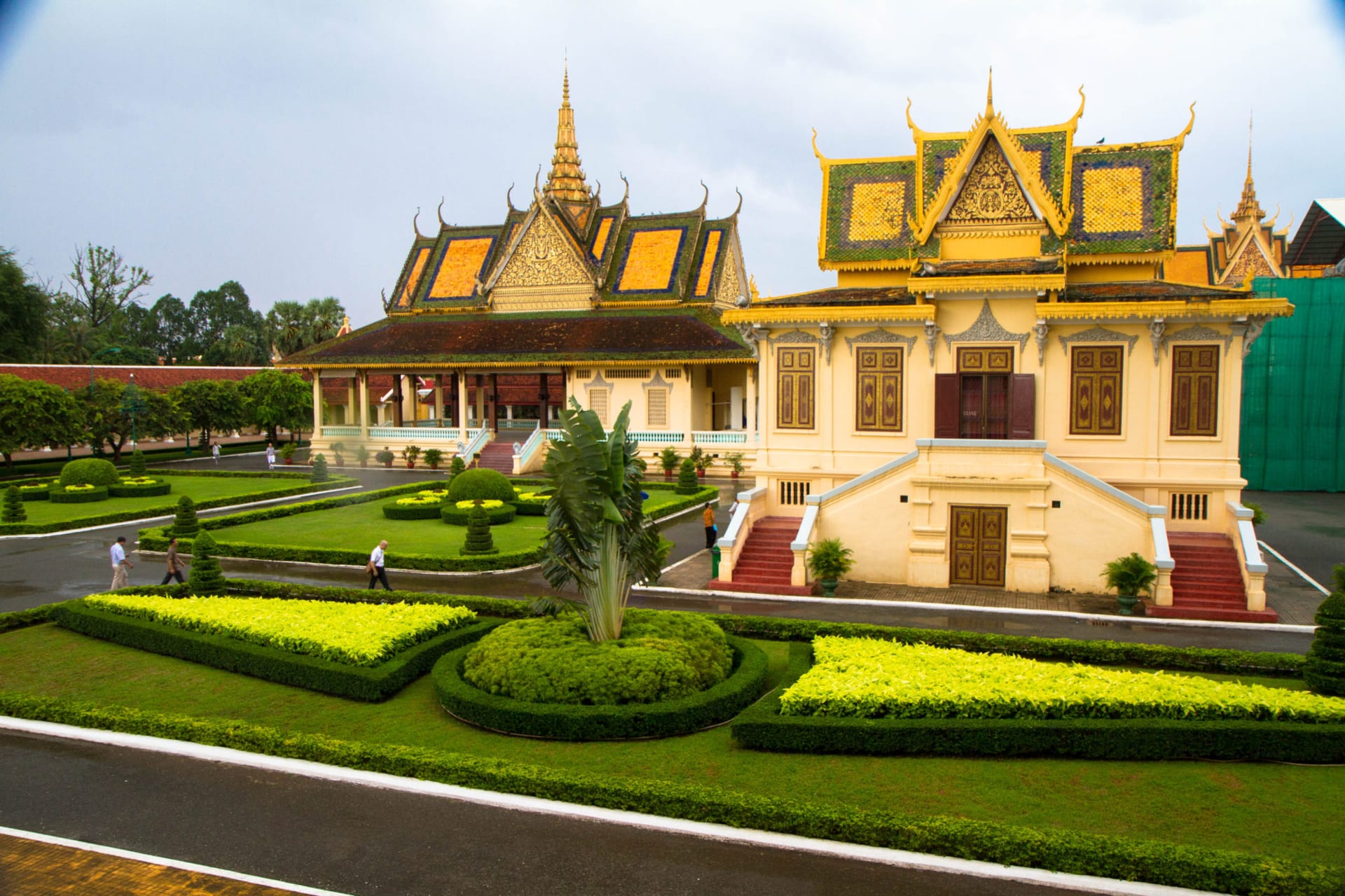 Hor Samran Phirun and Phochani Pavilion