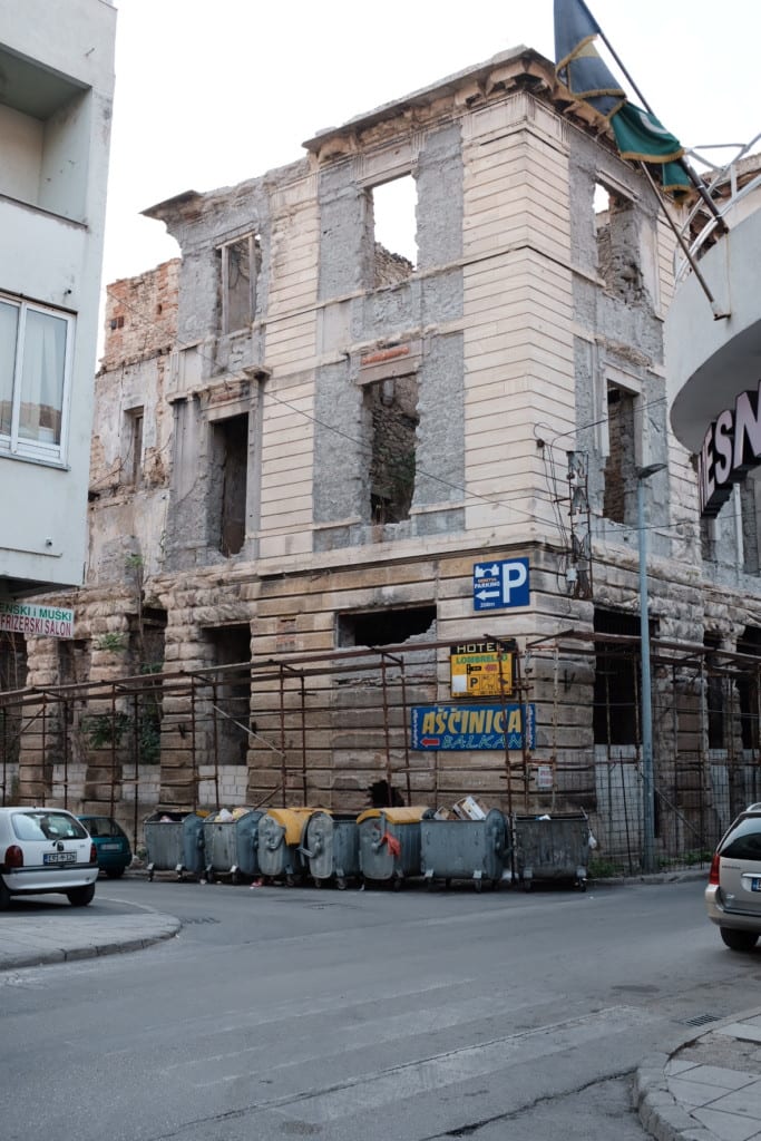 Mostar was full of ruins – while the city has strong tourism, and is very touristy, war and peace are both very visible